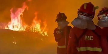 El incendio de Niebla entra en Sevilla por Aznalcóllar y supera ya las 25.000 hectáreas