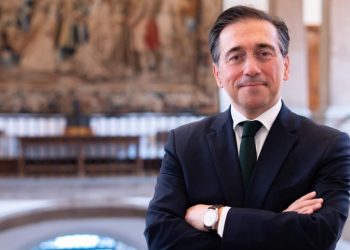 Albares aborda este martes la situación de Ceuta en plena crisis migratoria