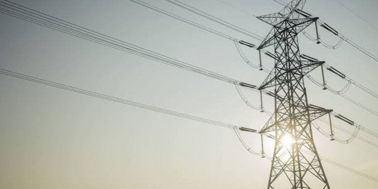 Nuevo susto en el sistema: Red Eléctrica ordena un nuevo parón de la gran industria por desajustes