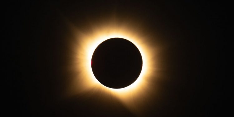 Eclipse solar total de 2026: revive el espectacular fenómeno astronómico con las imágenes de la NASA
