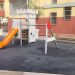 Los vecinos del Polígono toman la iniciativa y limpian los parques infantiles para devolverlos a los niños
