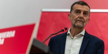 Antonio Maíllo tilda de «acción criminal con muertes» la actuación de Marruecos y exige redefinir la relación diplomática
