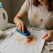 Cómo quitar las manchas más difíciles de la ropa: guía práctica y segura