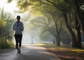Los beneficios de caminar a diario: salud, mente y bienestar en cada paso