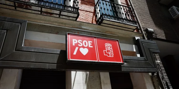 El PSOE afronta un otoño político marcado por la inquietud ante las investigaciones sobre su financiación