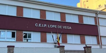 La incertidumbre sobre los colegios usados como centros de acogida inquieta a las familias de Ceuta