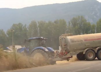 La lluvia da un respiro al incendio de Riglos tras calcinar 17.500 hectáreas y mantiene a más de 1.000 vecinos desalojados