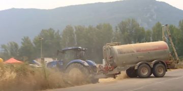 La lluvia da un respiro al incendio de Riglos tras calcinar 17.500 hectáreas y mantiene a más de 1.000 vecinos desalojados