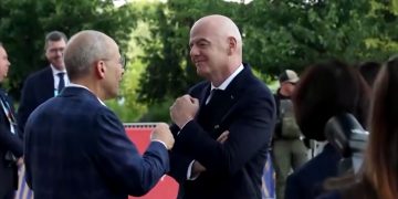 La FIFA cesa a Kevin Lamour tras enfrentarse a Infantino por el intento de abrir el Mundial a inversores privados