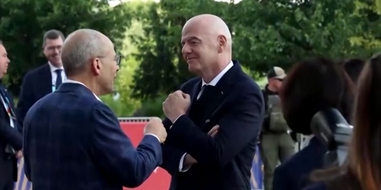 La FIFA cesa a Kevin Lamour tras enfrentarse a Infantino por el intento de abrir el Mundial a inversores privados