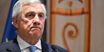 Tajani advierte de que la situación en Ceuta es «muy preocupante» y frena el libre tránsito con España