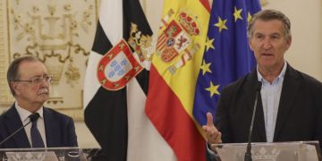 Feijóo plantea desde Ceuta un plan de contingencia frente a la crisis migratoria y recurrirá al Tribunal Supremo