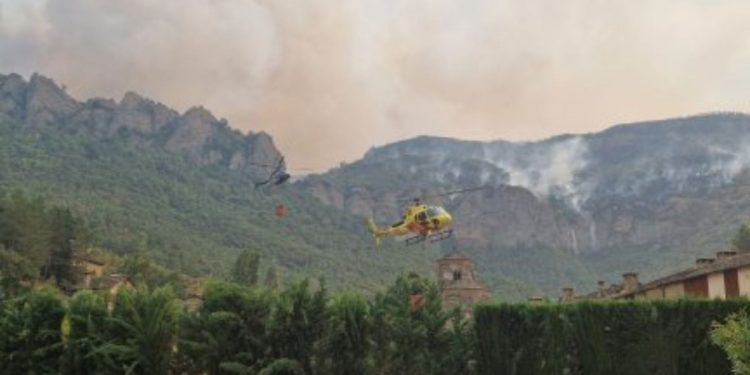 Estabilizado el incendio de Las Peñas de Riglos tras quemar 14.500 hectáreas en el mayor despliegue de Aragón