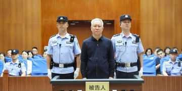 Cadena perpetua para el fundador de Evergrande por el mayor fraude inmobiliario de China