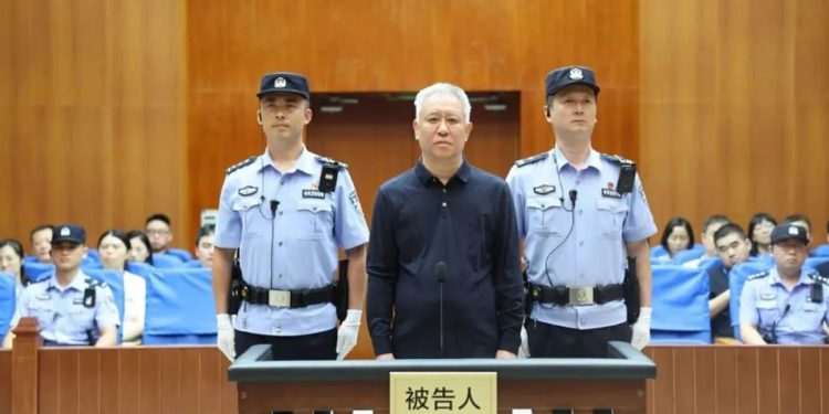 Cadena perpetua para el fundador de Evergrande por el mayor fraude inmobiliario de China