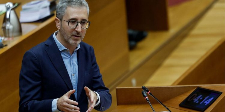 El Gobierno califica de «ilegalidad» la propuesta del PP de devolver a todos los migrantes de Ceuta
