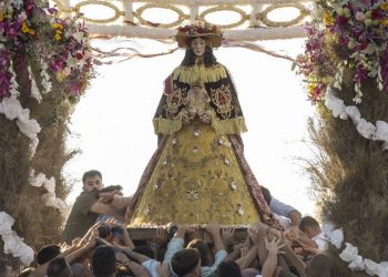 La Virgen del Rocío llega a la parroquia de Almonte tras 20 horas de procesión y bajo la lluvia