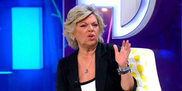 Terelu Campos frena al equipo de ‘De viernes’ tras las críticas a su cambio de postura sobre Belén Esteban: «Me parece alucinante»