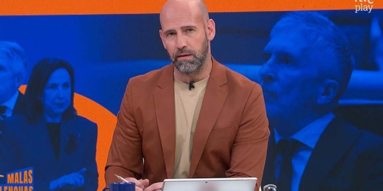 Gonzalo Miró defiende la línea editorial de ‘Malas Lenguas’ frente a Arantxa Sánchez tras sus críticas por la cobertura de las viviendas de Ayuso