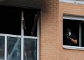 Muere un niño de diez años tras precipitarse desde un tercer piso durante un incendio en su vivienda en Burlada