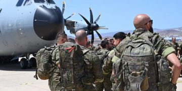 Defensa despliega más de 150 militares de Canarias en Ceuta para reforzar el dispositivo ante la crisis migratoria