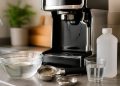 Cómo descalcificar la cafetera y por qué importa (guía práctica y sin complicaciones)
