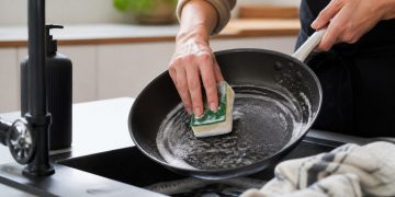 “Cómo cuidar y conservar las sartenes para que duren años”: guía práctica