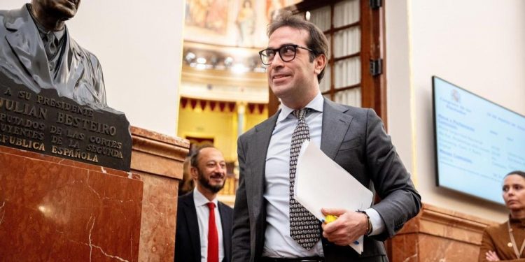 Carlos Cuerpo viaja a Ceuta para coordinar con el empresariado un plan de reactivación económica