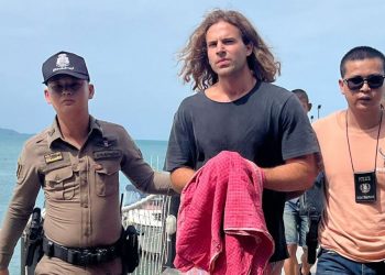 Los amigos de Daniel Sancho recaudan 3.000 euros para sus gastos en la prisión de Tailandia mientras su madre rompe la relación