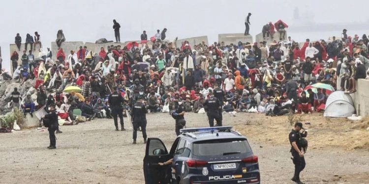 El Gobierno recurre por primera vez en la historia a la Ley de Seguridad Nacional para gestionar la crisis migratoria de Ceuta