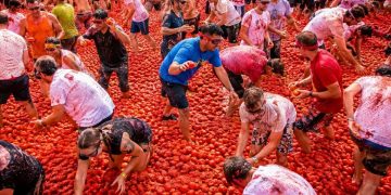 Horario y dónde ver en directo por televisión la Tomatina de Buñol 2026 mañana 26 de agosto