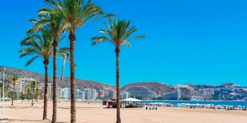La Guardia Civil investiga el hallazgo de los cadáveres de un matrimonio en el jacuzzi de su vivienda en Cullera
