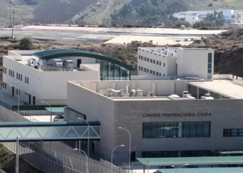 CSIF advierte de un «riesgo inasumible» para los funcionarios por la saturación de la cárcel de Ceuta y solicita el traslado del excedente a la península