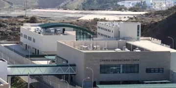 CSIF advierte de un «riesgo inasumible» para los funcionarios por la saturación de la cárcel de Ceuta y solicita el traslado del excedente a la península