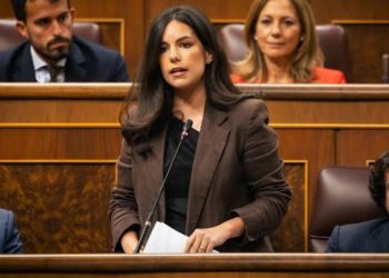Pepa Millán (Vox) acusa al Gobierno de dejar a Ceuta «vendida» ante un «ejército de varones armados»