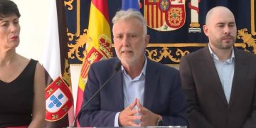 Torres descarta el uso de polideportivos en Ceuta para el triaje de migrantes «salvo circunstancias extremas»