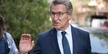 Feijóo sitúa a Ceuta en el centro del curso político con un mensaje al gobierno local: «No os vamos a dejar solos»