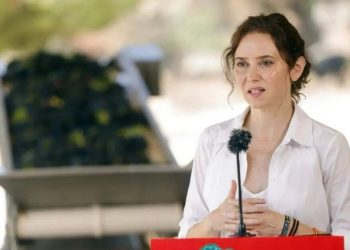 Ayuso desafía al delegado del Gobierno por la marcha de Ceuta: «No tiene narices a mandarnos a los antidisturbios»