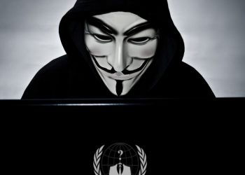 Anonymous respalda las acusaciones de Sánchez a Rusia e Israel y lanza una advertencia a Europa