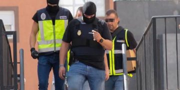 Detenida una mujer en Ceuta tras la muerte por apuñalamiento de un joven en su vivienda de Poblado Regulares