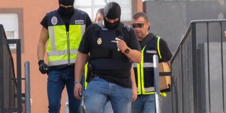 Detenida una mujer en Ceuta tras la muerte por apuñalamiento de un joven en su vivienda de Poblado Regulares