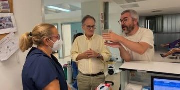 Javier Padilla visita Urgencias del Hospital de Ceuta