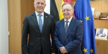 Reunión entre el rector de la UNED y el presidente de Ceuta
