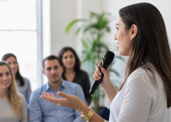 Cómo cuidar la voz: consejos para hablar mucho sin dañarla