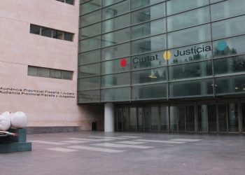 Juzgan en Valencia a un octogenario acusado de agredir sexualmente a cinco nietos
