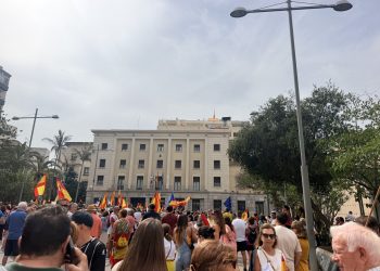 Cientos de ceutíes se concentran frente a la Delegación del Gobierno para exigir protección para la frontera