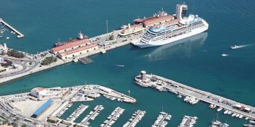 Detenido un inmigrante en el puerto de Ceuta tras huir a la carrera de la Policía Nacional