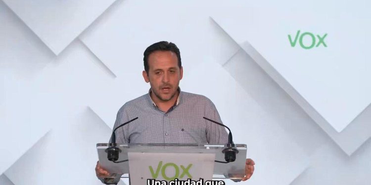 Vox denuncia «asedio» en Ceuta por 20.000 «invasores»
