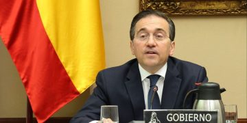 Albares supervisa gestiones de Vivas en Bruselas por Ceuta
