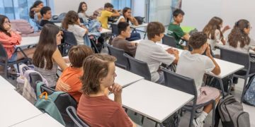España registra el peor resultado de su historia en el Informe PISA tras un desplome en matemáticas y lectura